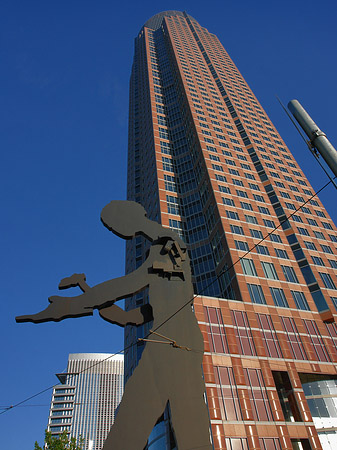 Hammering Man am Fuß der Messe Fotos