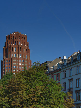Main Plaza mit Häusern Foto 