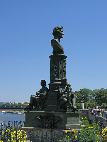 Ernst-Rietschel-Denkmal