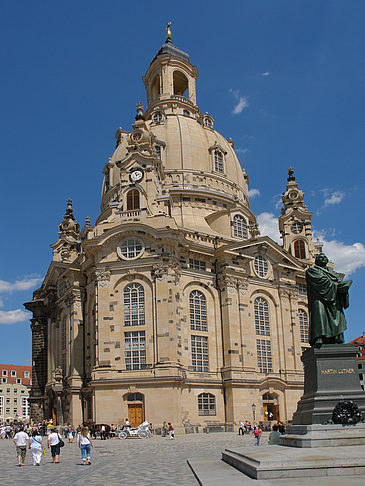 Frauenkirche und Neumarkt Foto 