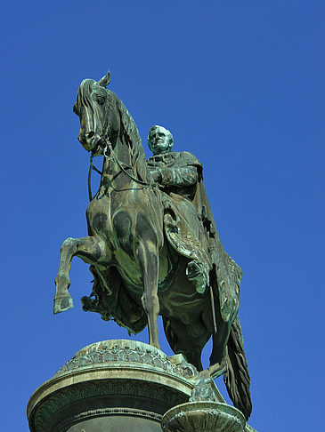 Fotos König-Johann-Statue