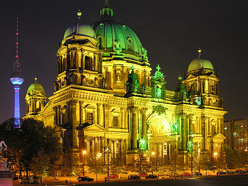 Foto Berliner Dom bei Nacht