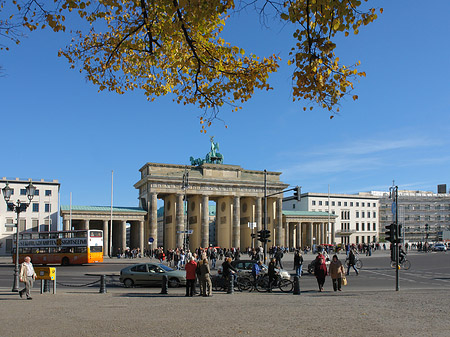 Foto Tor mit Baum - Berlin