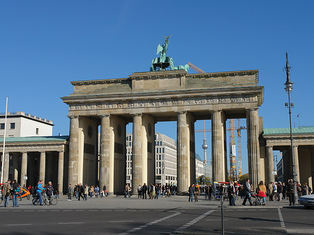 Platz des 18. März Foto 