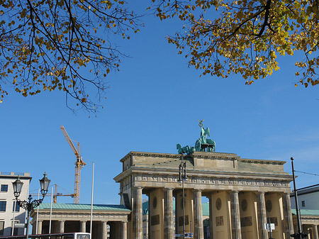 Foto Tor mit Kran