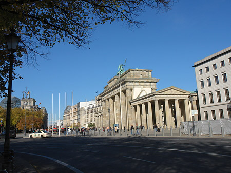 Tor von der Straße Foto 