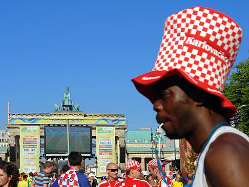 Fans am Brandenburger Tor Fotos