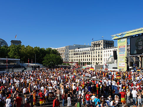 Leinwand und Fans Fotos