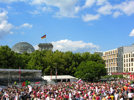 Foto Fanmeile am Reichstag - Berlin