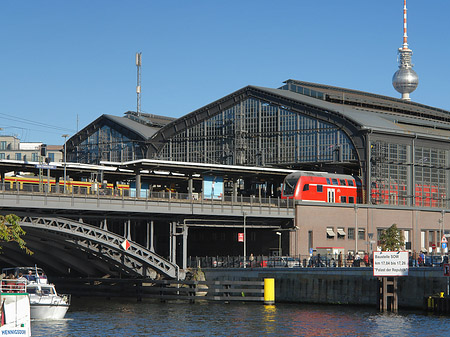 Foto Bahnhof - Berlin
