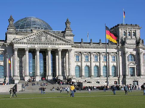 Touristen am Reichstag