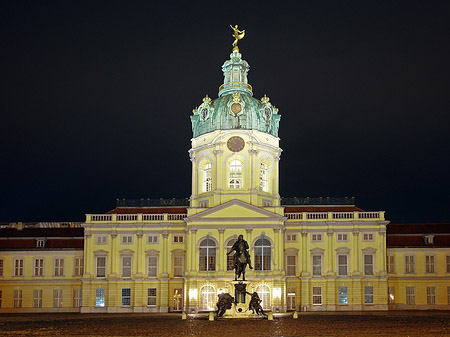 Schloss Charlottenburg bei Nacht Fotos