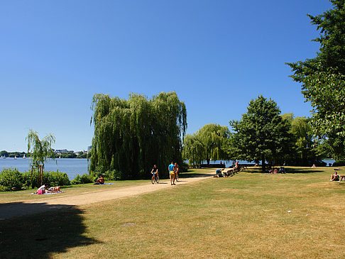 Badestrand an der Außenalster Foto 