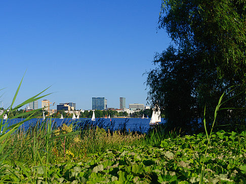 Blick nach Osten von der Außenalster Fotos