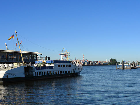 Blick auf den Hafen Fotos
