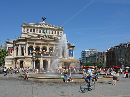 Fotos Alte Oper mit Brunnen | Frankfurt am Main