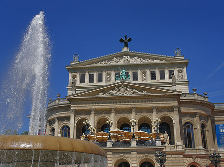 Foto Alte Oper mit Brunnen - Frankfurt am Main