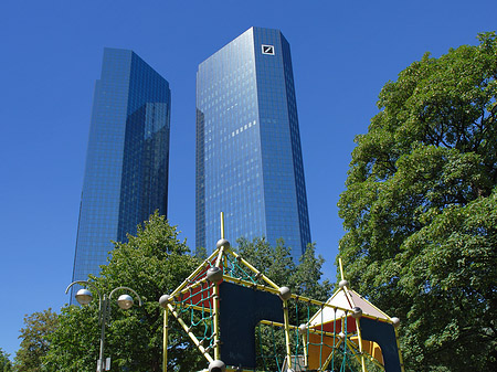 Fotos Deutsche Bank mit Spielplatz | Frankfurt am Main