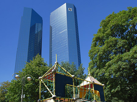 Fotos Deutsche Bank mit Spielplatz | Frankfurt am Main