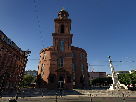 Fotos Paulskirche mit Statue | Frankfurt am Main