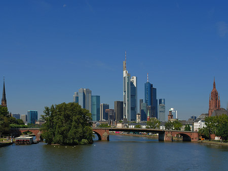 Foto Skyline von Frankfurt mit Alter Brücke