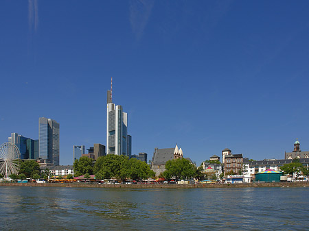 Foto Skyline von Frankfurt mit Riesenrad - Frankfurt am Main
