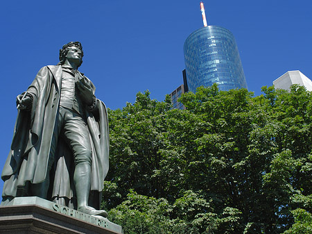 Foto Schiller und Maintower - Frankfurt am Main