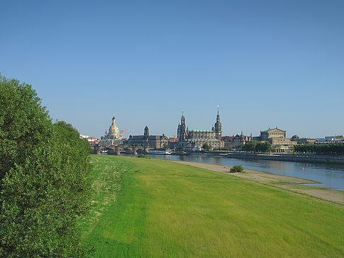 Canalettoblick mit Wiese Fotos