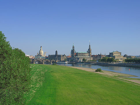 Foto Canalettoblick mit Wiese