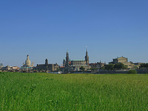 Canalettoblick mit Wiese Fotos