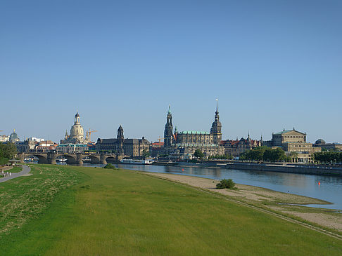 Canalettoblick mit Wiese Foto 