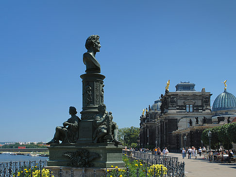 Ernst-Rietschel-Denkmal