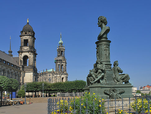 Foto Ernst-Rietschel-Denkmal