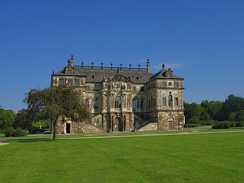 Foto Palais mit Wiese - Dresden