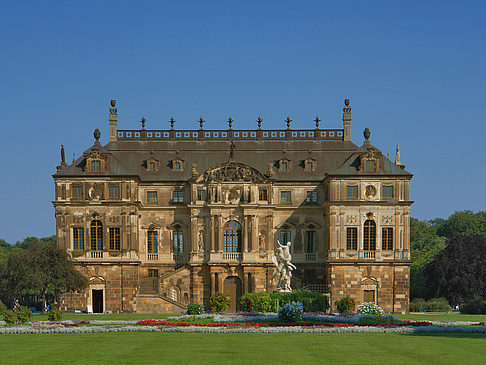 Foto Palais mit Wiese - Dresden