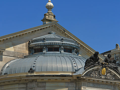 Dach der Kunstakademie Fotos