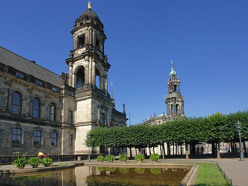 Foto Teich vor dem Gericht - Dresden