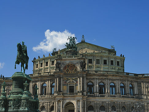 Fotos König-Johann-Statue mit Semperoper | Dresden