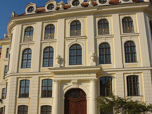 Eingang des Stadtmuseums Foto 
