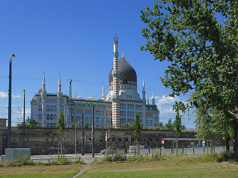 Fotos Yenidze mit Wiese